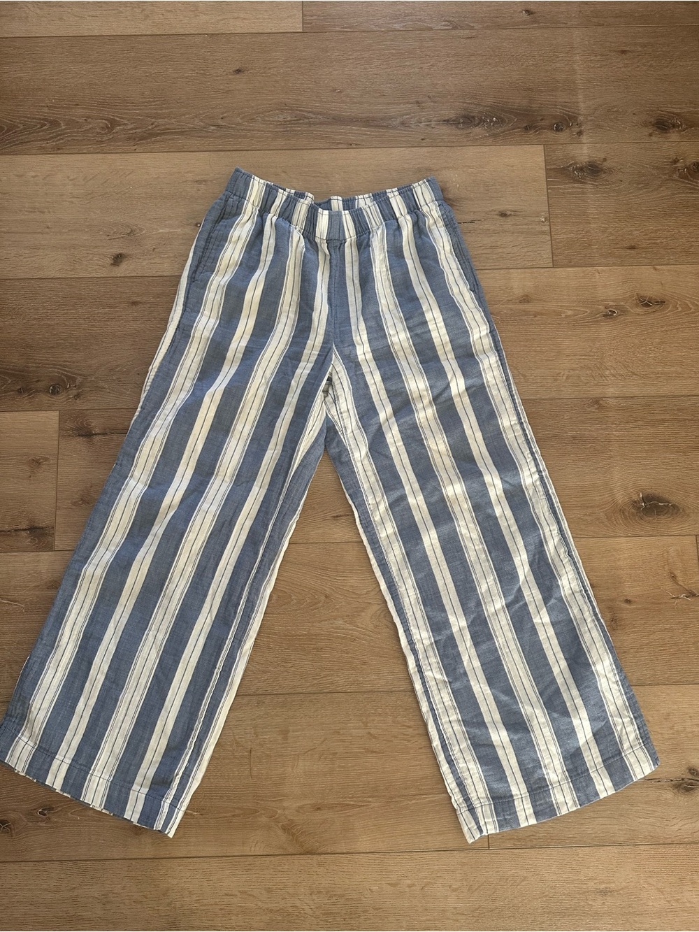 Old Navy Blue and White Striped Wide-Leg Pants